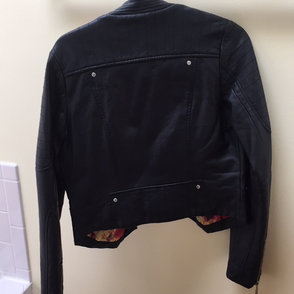 Jacket - Picture 2 of 4